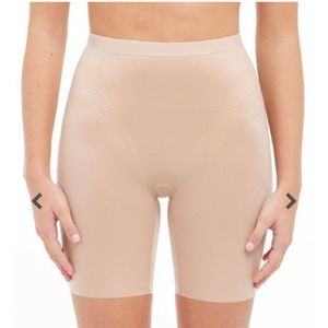 NWT. SPANX Thinstincts 2.0. Mid-Thigh Shaping Short. Size Large.  Skim color.
